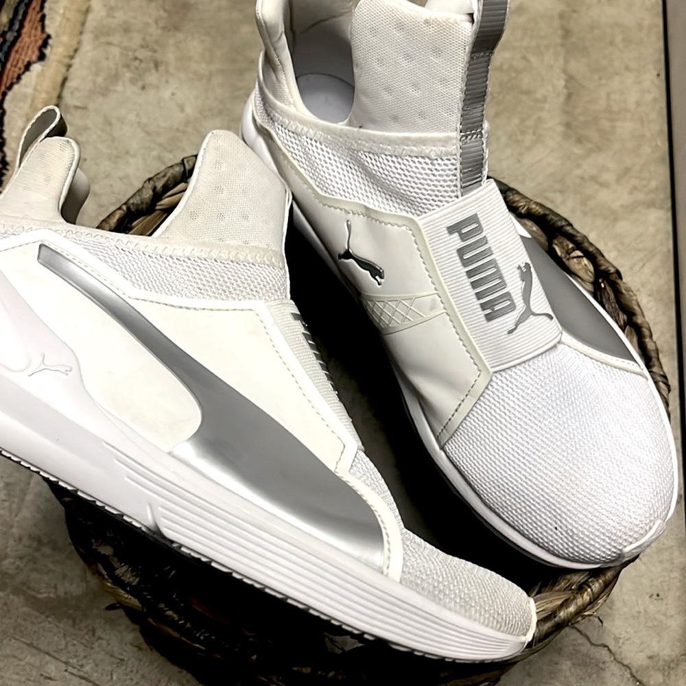 puma fierce core cross-trainer  Women’s sneakers size 8 White & Silver